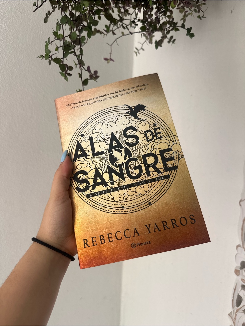 NWT Fourth Wing Book - Spanish Version (Alas de Sangre)